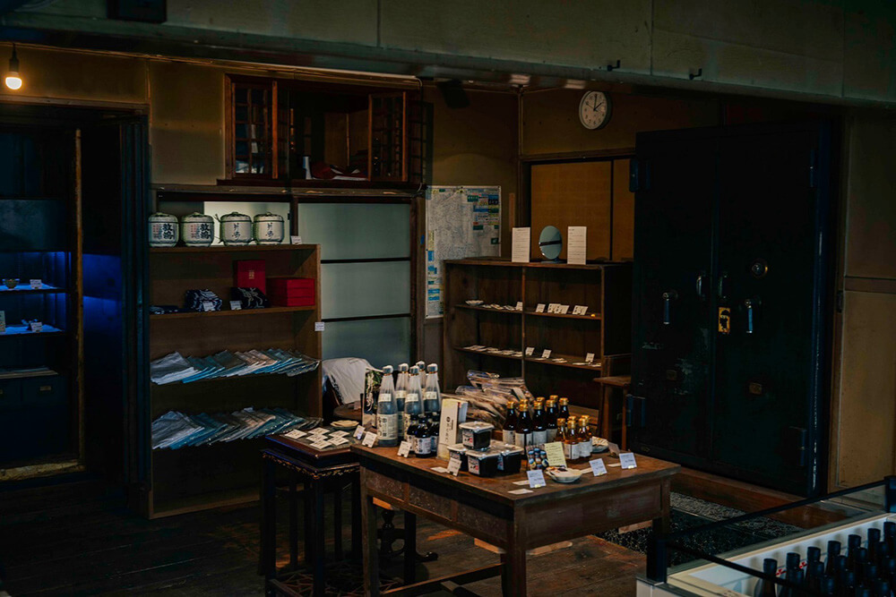 清酒「敷嶋」旧酒蔵見学ツアー＆特別ペアリングランチ、かめくち