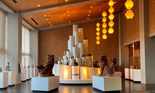 愛知県陶磁美術館,本館ロビー「リ・デザイン・狛犬」