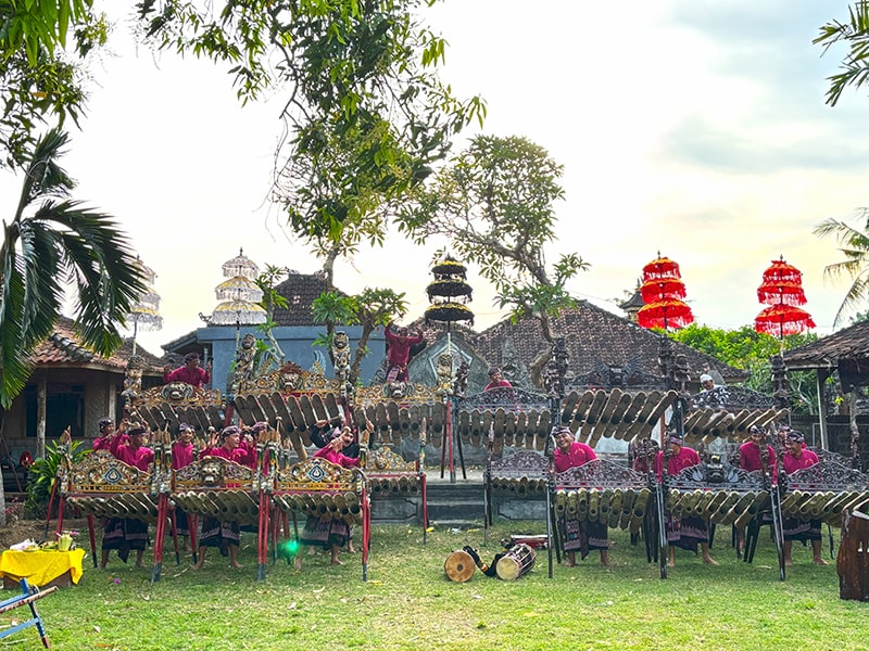 神々に捧げるインドネシアの「ガムラン」