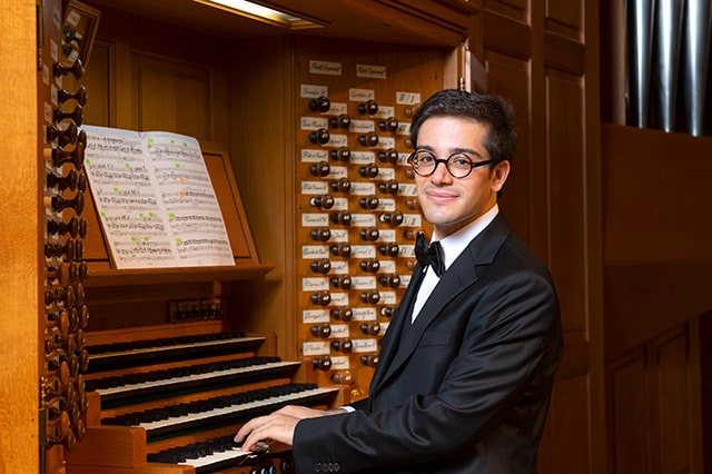 【インタビュー】ニコラ・プロカッチーニ│オールバッハ名曲選!! 真夏のオルガンコンサート2022｜クラシックのチケット ローチケ[ローソンチケット]