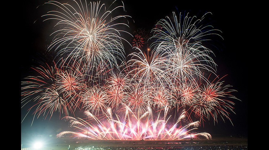 大曲の花火 春の章 世界の花火 日本の花火 イベントのチケット ローチケ ローソンチケット