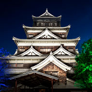 広島・チームラボ広島城光の祭