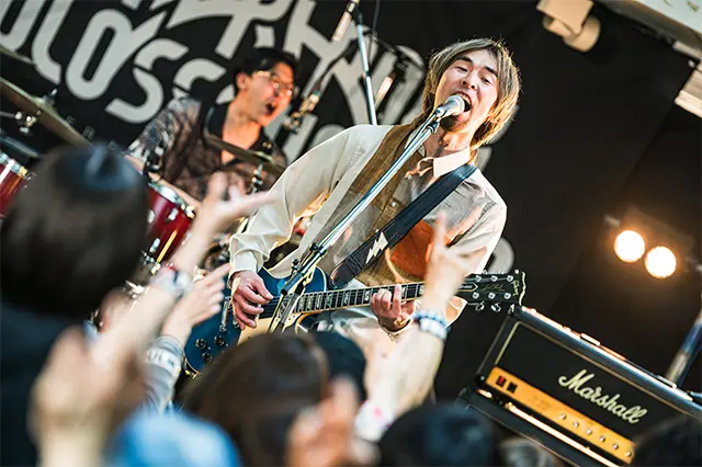 鶴が出演するSANUKI ROCK COLOSSEUM 2026のライブシーン