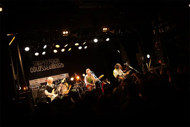 yonigeが出演するSANUKI ROCK COLOSSEUM 2026のライブシーン