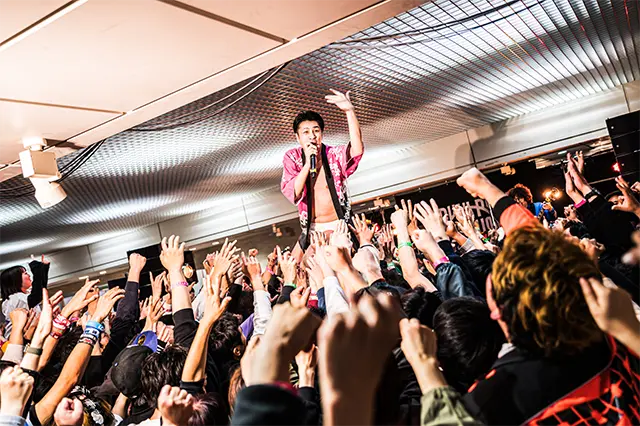 四星球の演奏を捉えたSANUKI ROCK COLOSSEUM 2026の会場