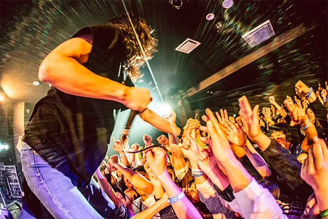 古墳シスターズが出演するSANUKI ROCK COLOSSEUM 2026のライブステージ